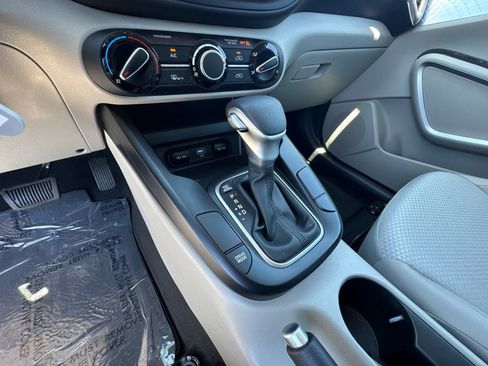 Used 2025 Kia Soul LX FWD image 30