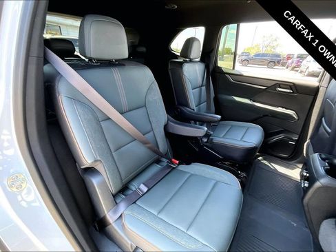 Used 2025 GMC Acadia AT4 AWD/4WD image 24