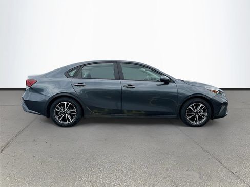 Used 2023 Kia Forte LXS w/ LXS Technology Package FWD image 8