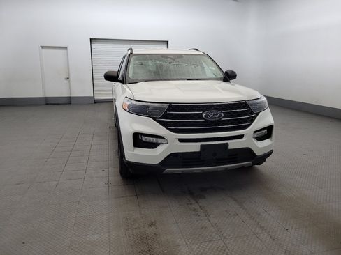 Used 2020 Ford Explorer XLT w/ Equipment Group 202A AWD/4WD image 14