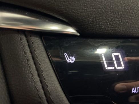 Used 2021 Cadillac XT5 Premium Luxury image 30