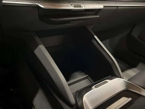 Used 2024 Lucid Air Touring image 10