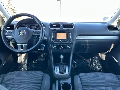 Used 2011 Volkswagen Golf TDI image 6