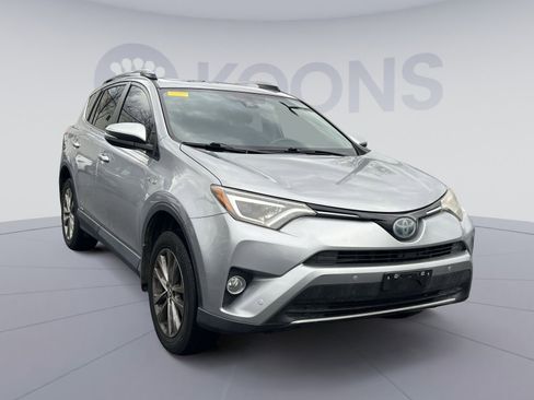 Used 2017 Toyota RAV4 Limited image 7