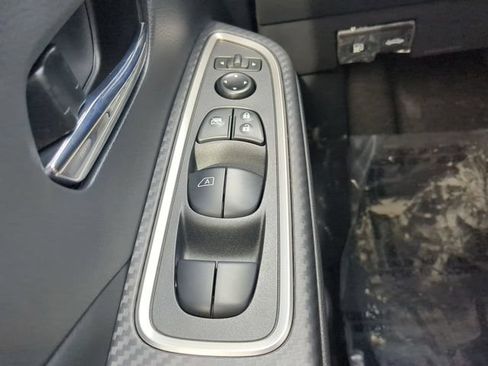 Used 2025 Nissan Versa SR w/ Trunk Package FWD image 22