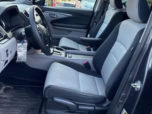 Used 2017 Honda Ridgeline RTS image 19