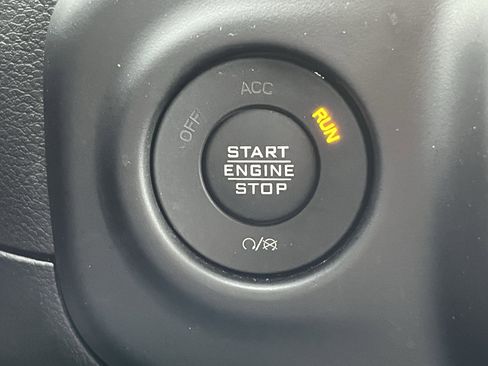 Used 2022 Jeep Wrangler Unlimited Sport image 29