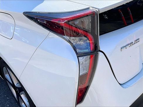 Used 2016 Toyota Prius Four Touring w/ Premium Convenience Package FWD image 28