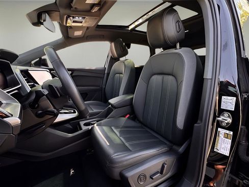 Used 2023 Audi Q4 e-tron Premium Plus image 17