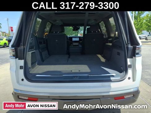Used 2022 Jeep Grand Wagoneer Series II w/ Premium Group II AWD/4WD image 9