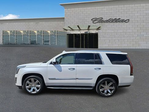 Used 2016 Cadillac Escalade Luxury AWD/4WD image 7
