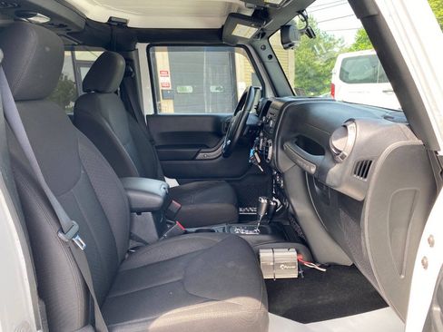 Used 2017 Jeep Wrangler Unlimited Sport w/ Quick Order Package 24S AWD/4WD image 27