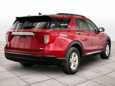 Used 2020 Ford Explorer XLT w/ Comfort Package AWD/4WD image 11