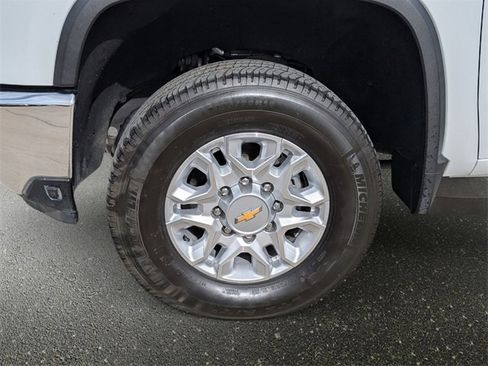 Used 2024 Chevrolet Silverado 2500 LTZ image 5