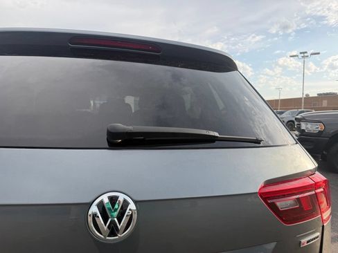 Used 2021 Volkswagen Tiguan SE w/ Panoramic Sunroof Package AWD/4WD image 15