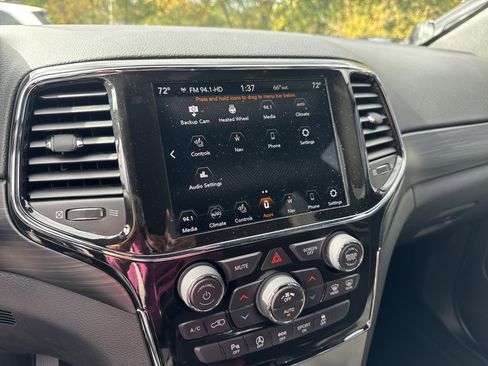 Certified 2021 Jeep Grand Cherokee Laredo X image 28