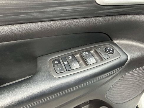 Used 2021 Jeep Grand Cherokee Laredo w/ Security & Convenience Group AWD/4WD image 18