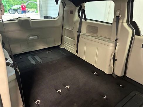 Used 2019 Dodge Grand Caravan SXT w/ Driver Convenience Group FWD image 39