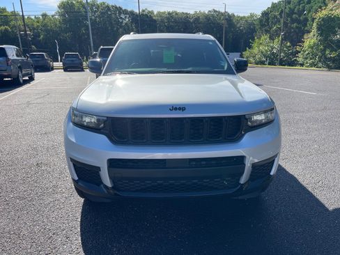 Used 2025 Jeep Grand Cherokee L Altitude RWD image 2