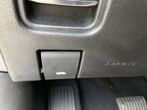 Used 2023 Jeep Grand Cherokee L Laredo image 46