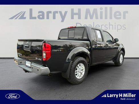 Used 2020 Nissan Frontier SV AWD/4WD image 5