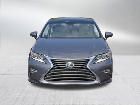 Used 2016 Lexus ES 350 w/ Luxury Package w/Wood Trim FWD image 2