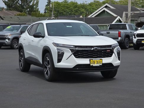 New 2025 Chevrolet Trax RS w/ Driver Confidence Package image 2