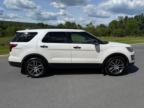 Used 2017 Ford Explorer Sport AWD/4WD image 4