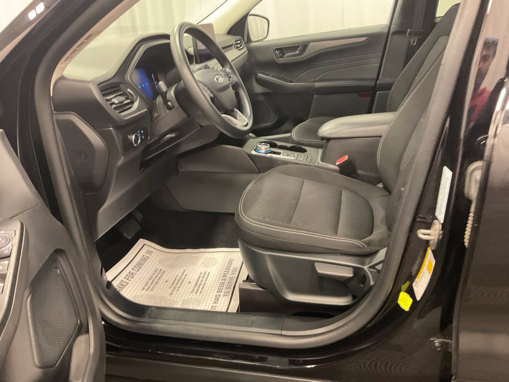 Used 2025 Ford Escape Active AWD/4WD image 4