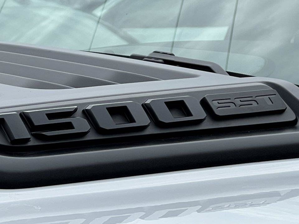 Used 2025 RAM 1500 Laramie w/ Night Edition AWD/4WD image 2