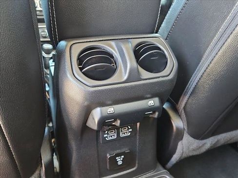 Used 2022 Jeep Gladiator Overland w/ Popular Equipment Package AWD/4WD image 16