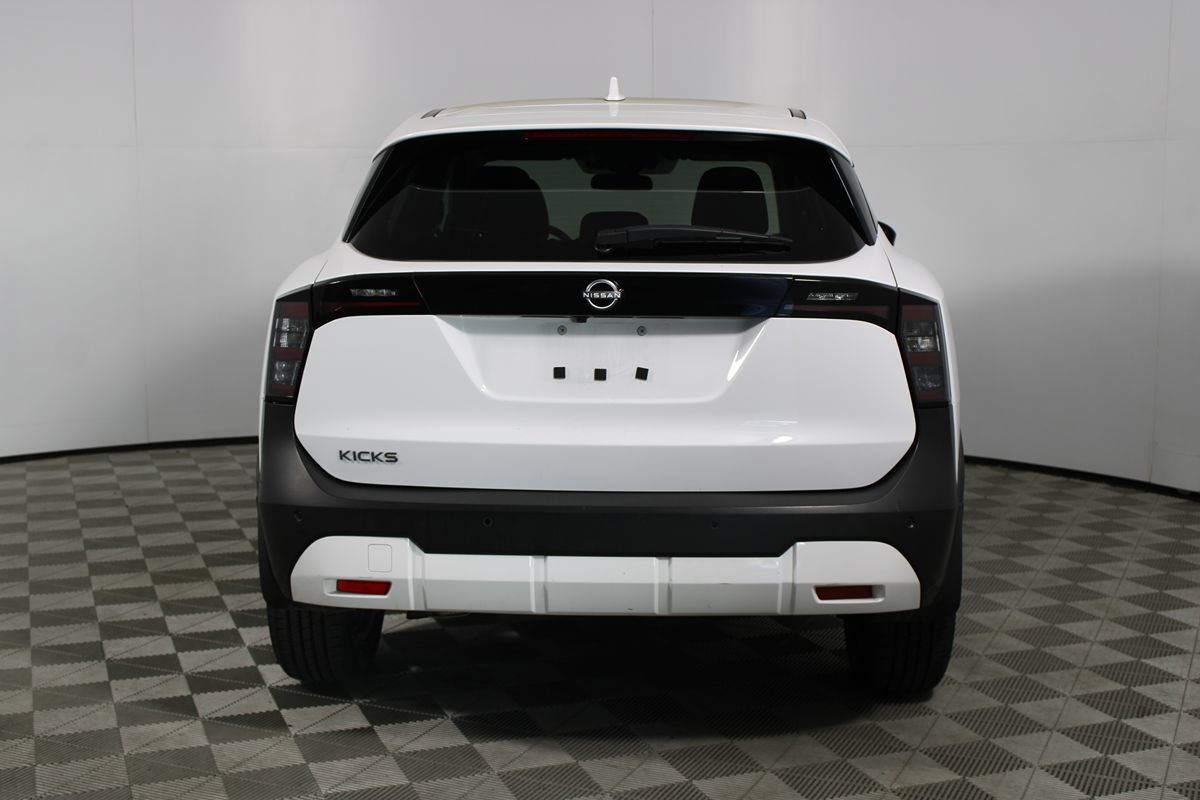 Used 2025 Nissan Kicks SV FWD image 27
