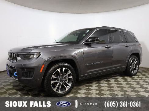 Used 2022 Jeep Grand Cherokee Overland w/ Advanced Protech Group III AWD/4WD image 1