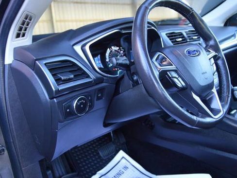 Used 2016 Ford Fusion SE w/ Equipment Group 202A image 26