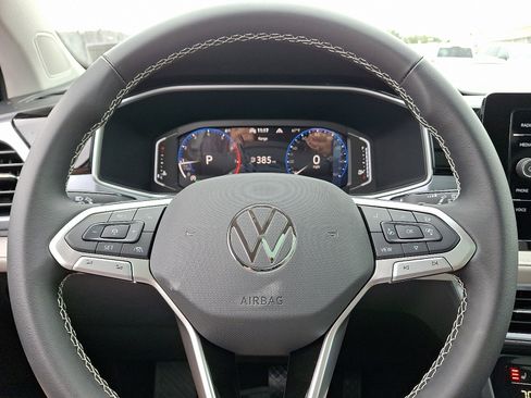 New 2025 Volkswagen Taos SEL image 9