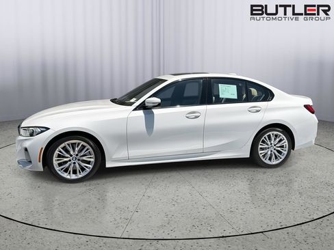 Certified 2023 BMW 330i Sedan w/ Convenience Package RWD image 3