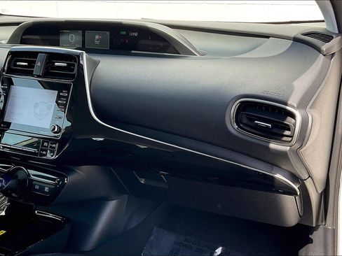 Used 2022 Toyota Prius AWD image 21