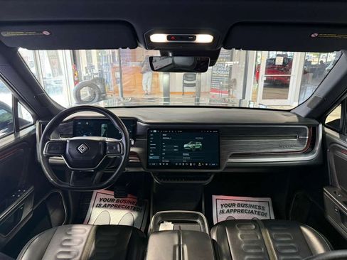 Used 2025 Rivian R1S Adventure AWD/4WD image 25