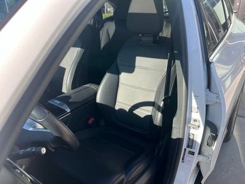 Used 2024 Mercedes-Benz GLC 300 4MATIC image 16