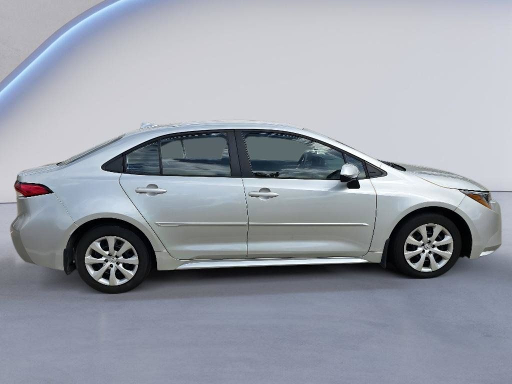 Used 2025 Toyota Corolla LE FWD image 7
