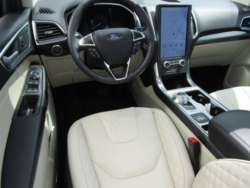 Used 2024 Ford Edge Titanium w/ Equipment Group 301A AWD/4WD image 2
