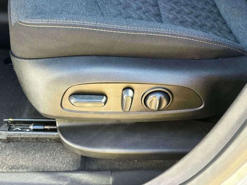 Used 2024 Chevrolet Equinox LT AWD/4WD image 19