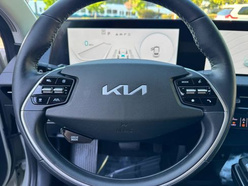 Used 2022 Kia EV6 Wind AWD/4WD image 30