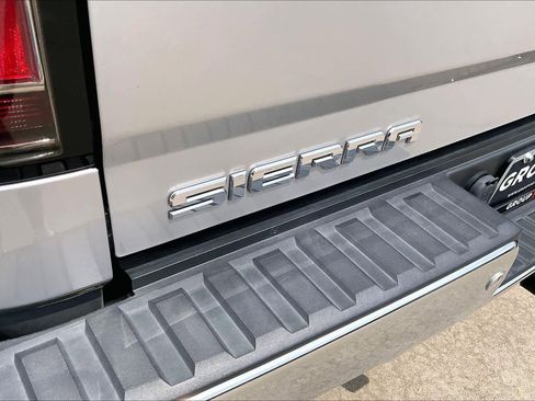Used 2018 GMC Sierra 1500 SLT w/ Texas SLT Premium Package AWD/4WD image 10