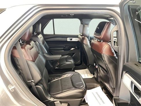Used 2022 Ford Explorer Platinum w/ Equipment Group 601A image 10