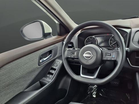 Used 2023 Nissan Rogue SV image 56