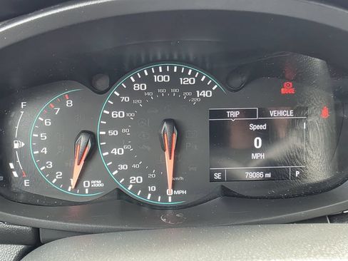 Used 2018 Chevrolet Trax LT w/ LT Convenience Package AWD/4WD image 33