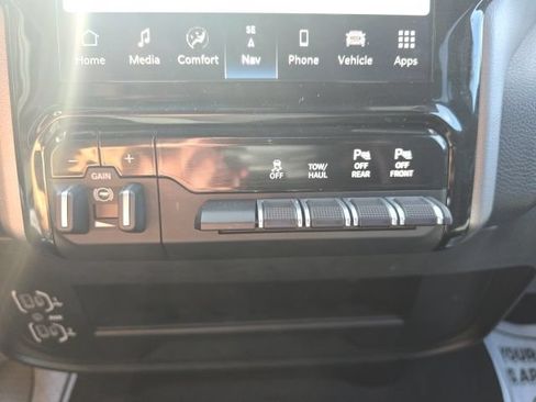 Certified 2026 RAM 2500 Big Horn AWD/4WD image 25