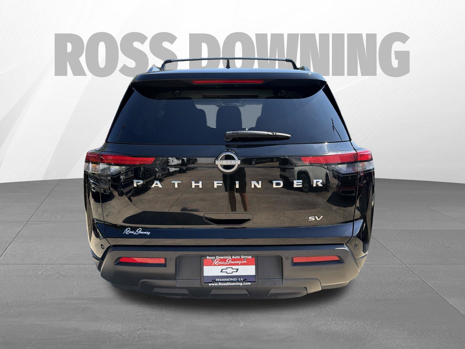 Used 2024 Nissan Pathfinder SV w/ SV Premium Package FWD image 5
