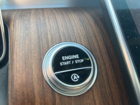 Used 2024 Mercedes-Benz GLC 300 4MATIC image 38